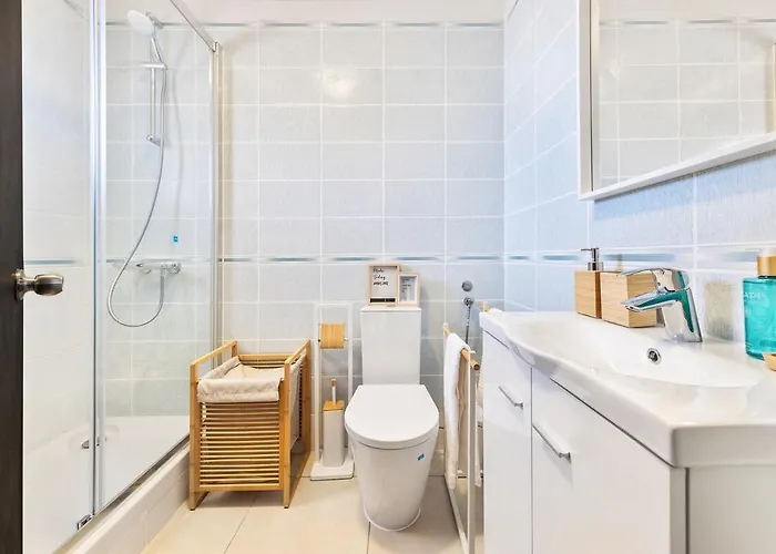 Appartement Manelinha - Cozy With Pool And