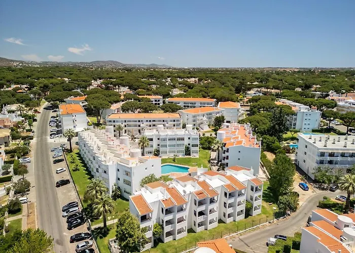 Appartement Manelinha - Cozy With Pool And Quarteira