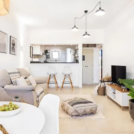 Manelinha - Cozy With Pool And Apartment Quarteira