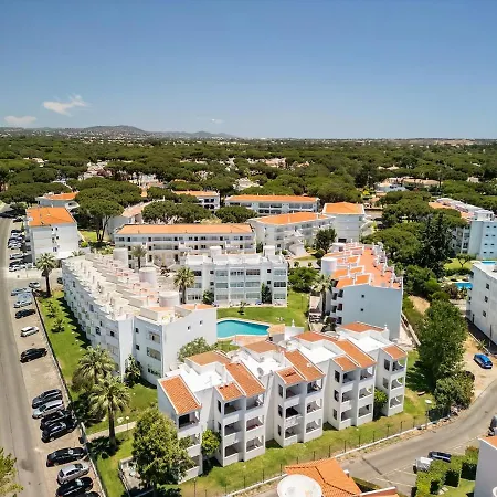 Apartment Manelinha - Cozy With Pool And Quarteira